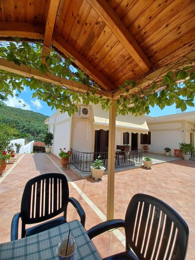 Appartement Tsanis à Parga Extérieur photo