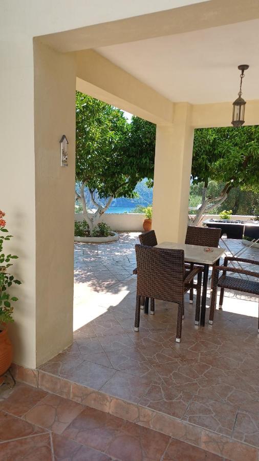 Appartement Tsanis à Parga Extérieur photo